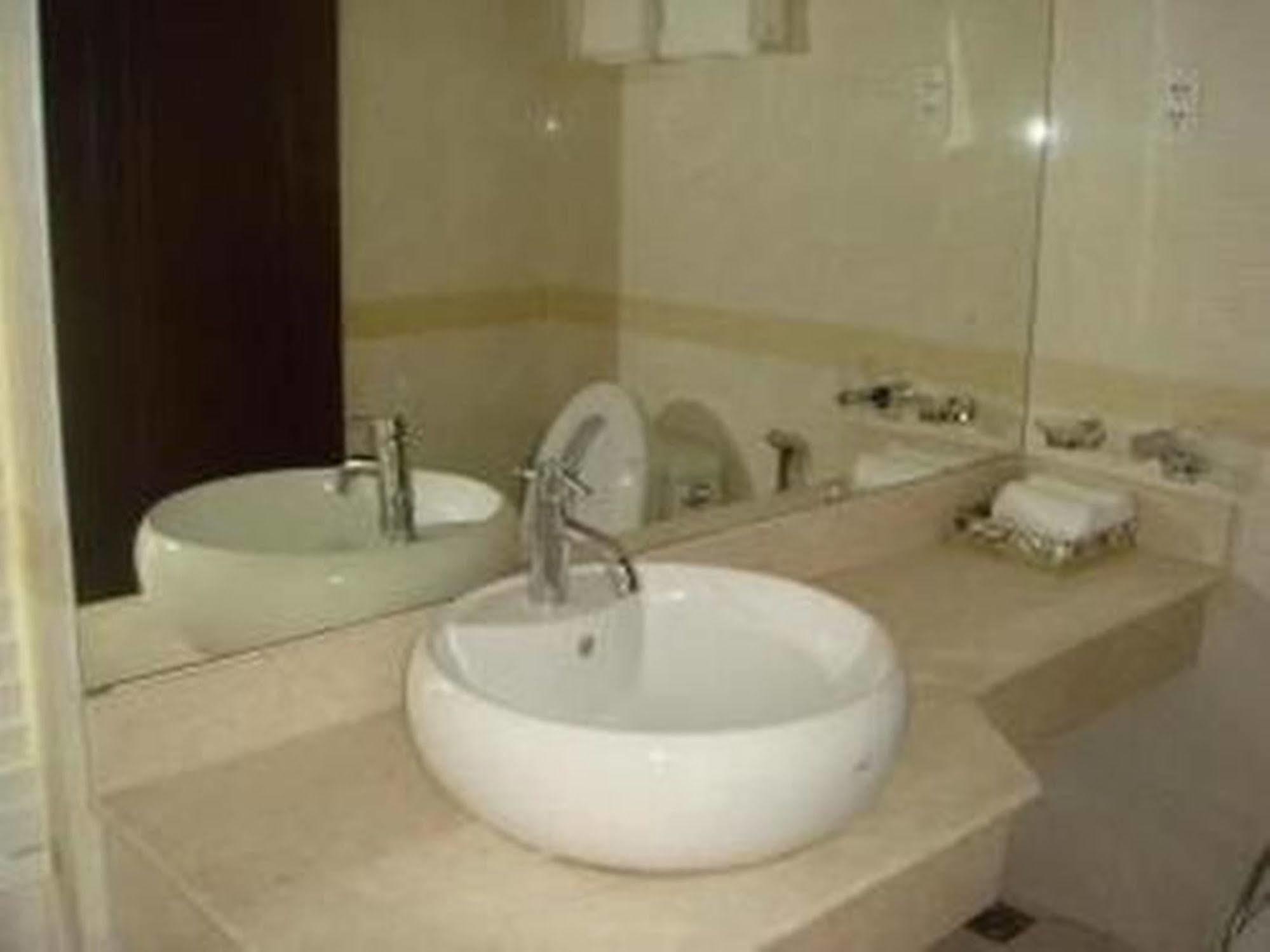 Trung Son Hotel Bandar Ho Chi Minh Luaran gambar